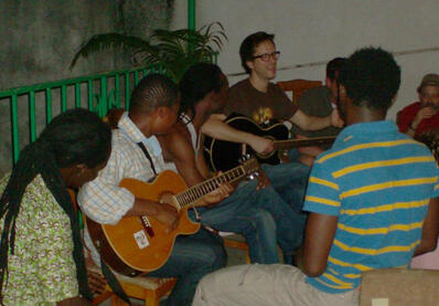 Matuto visiting Zieti chez Mose, 2013